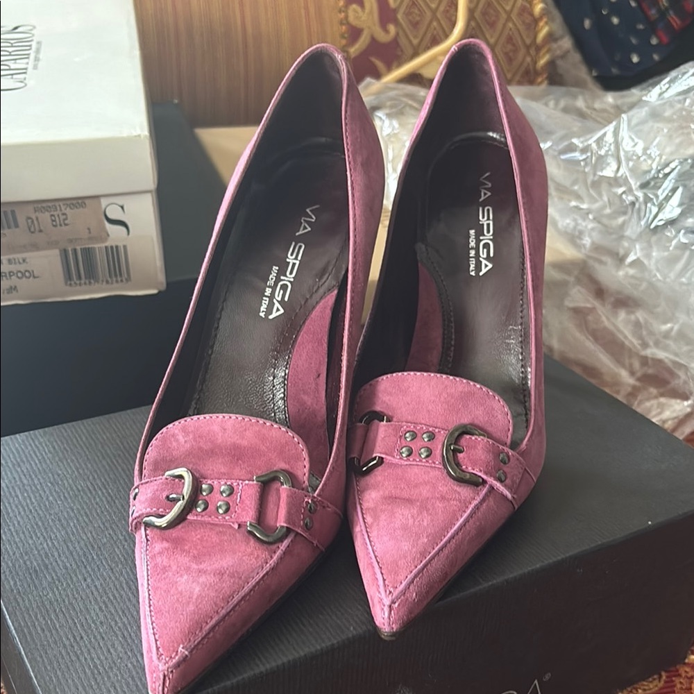 Via Spiga Pink Heels with Sleek Design